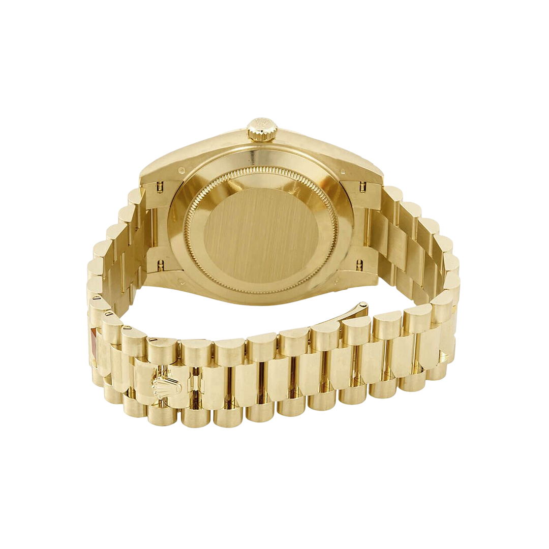 Achteraanzicht van een Rolex Day-Date 40 228238-0059 horloge, gouden kast, president band, luxe herenhorloge, Zwitserse precisie, iconisch design.