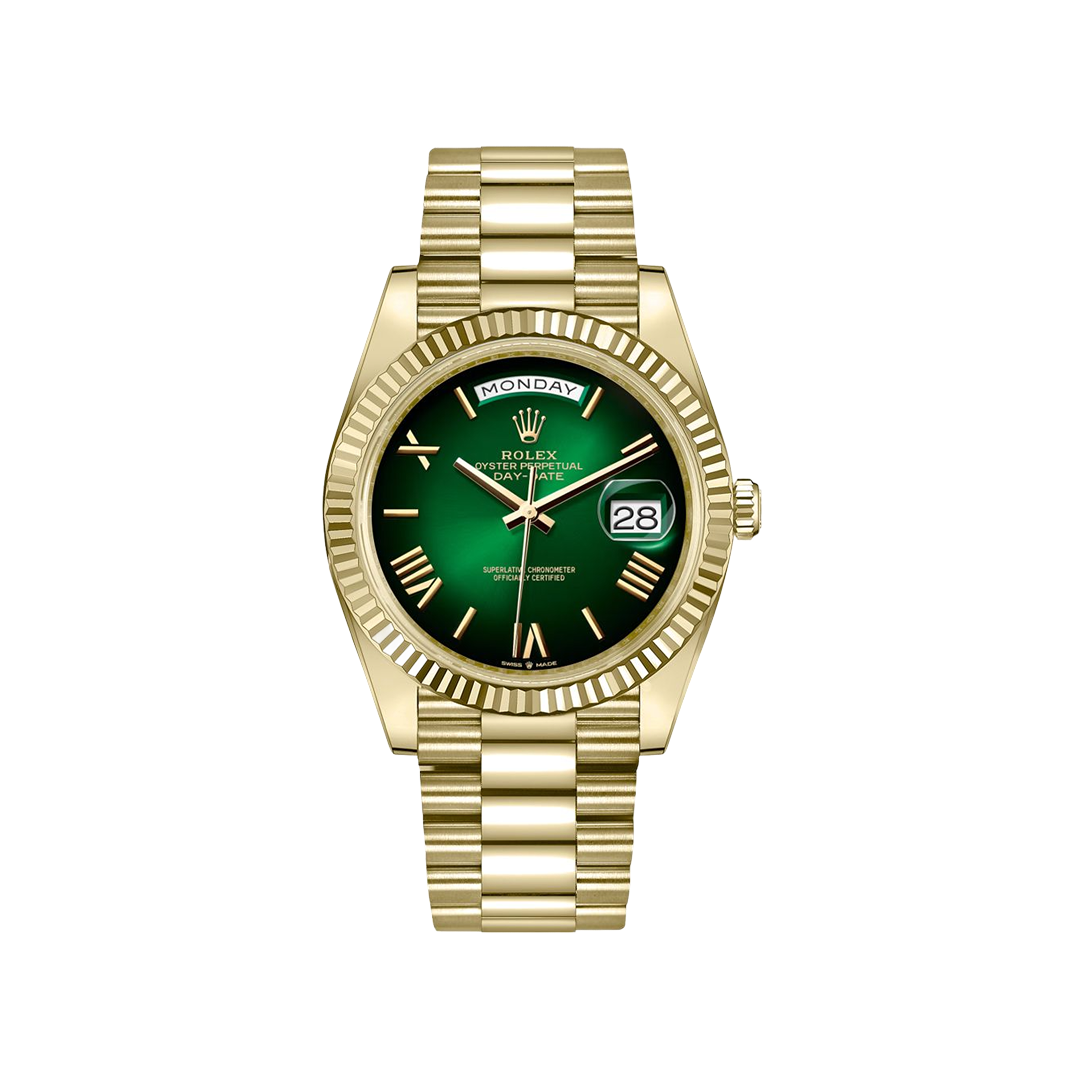 Vooraanzicht van een Rolex Day-Date 40mm 228238-0069 horloge met gouden kast, groene wijzerplaat en president-band, luxe herenhorloge.