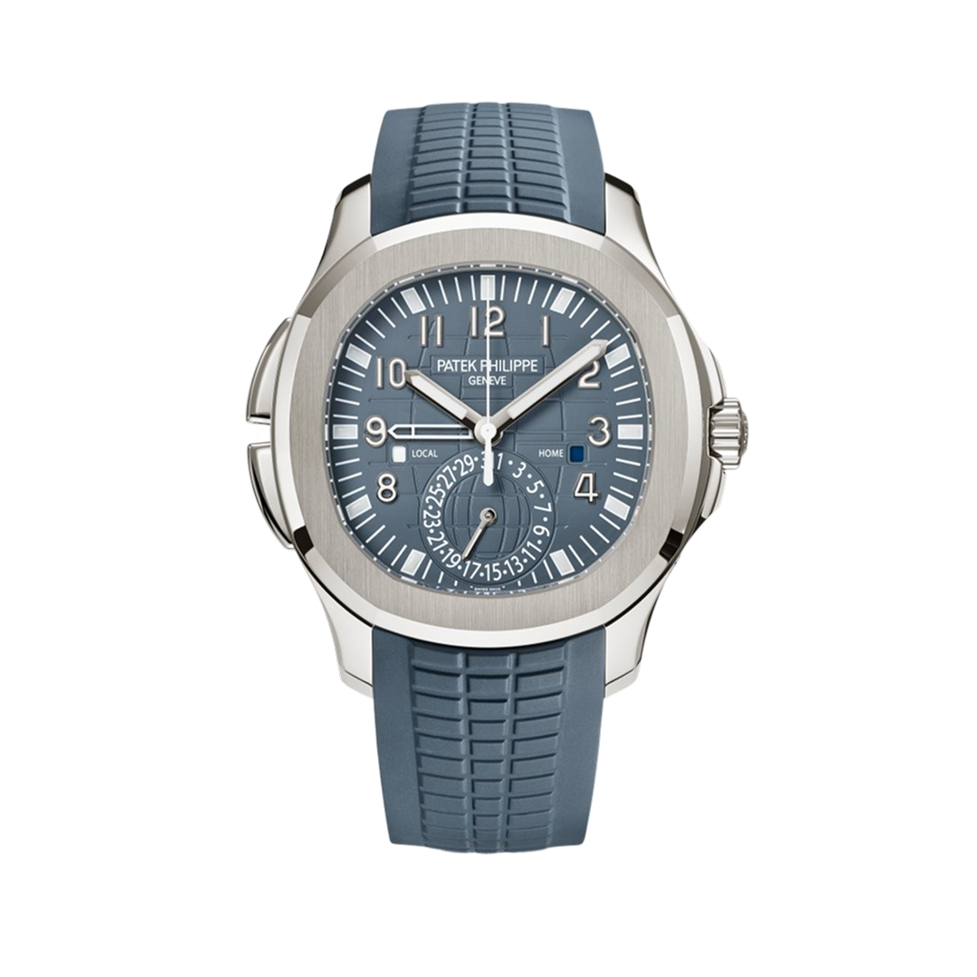 Vooraanzicht van Patek Philippe Aquanaut Travel Time 5164G-001 horloge met grijze wijzerplaat, dual time functie en zwarte rubberen band.