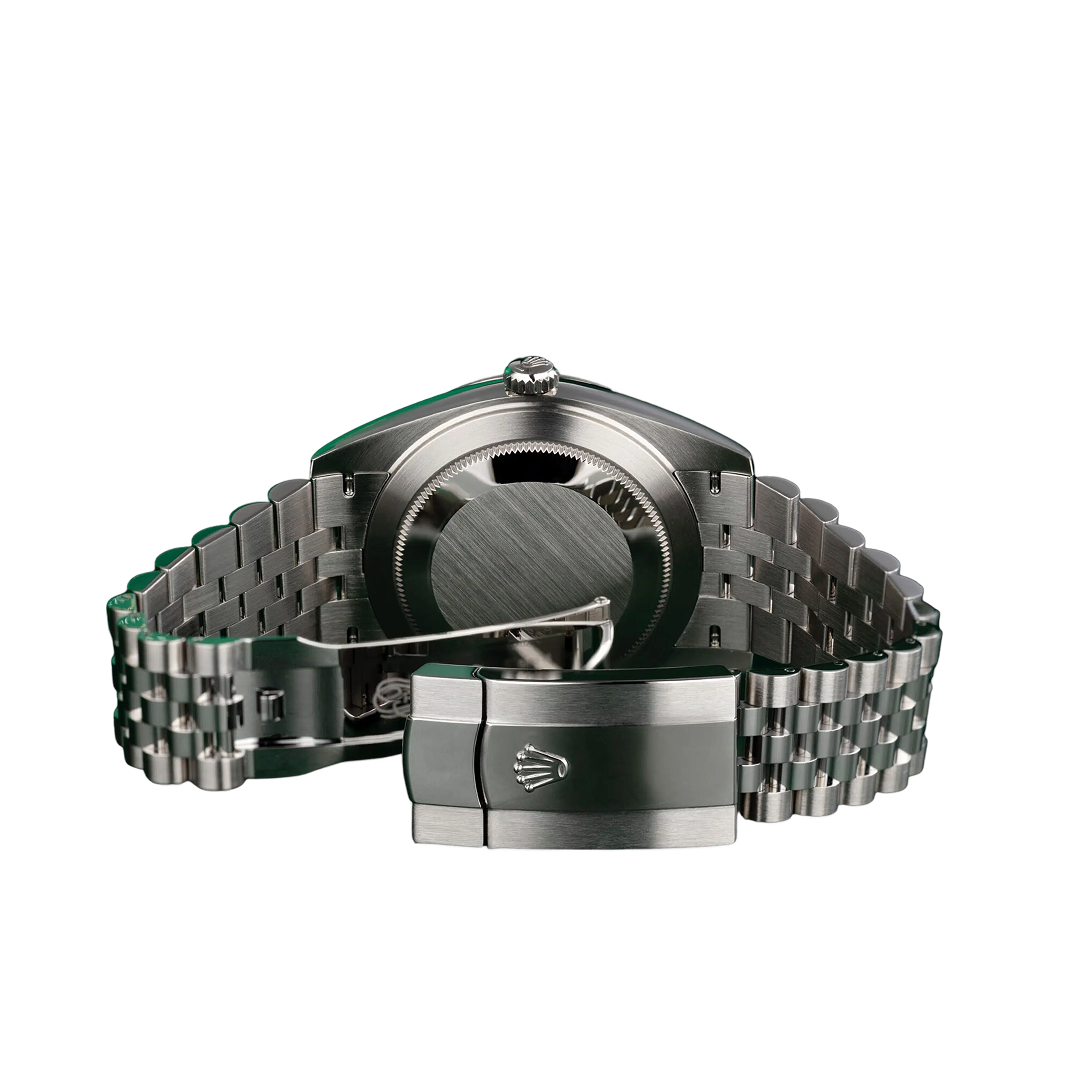 Achteraanzicht van een Rolex Datejust 126334-0012 horloge met Oyster-armband, roestvrijstalen kast en witte wijzerplaat.