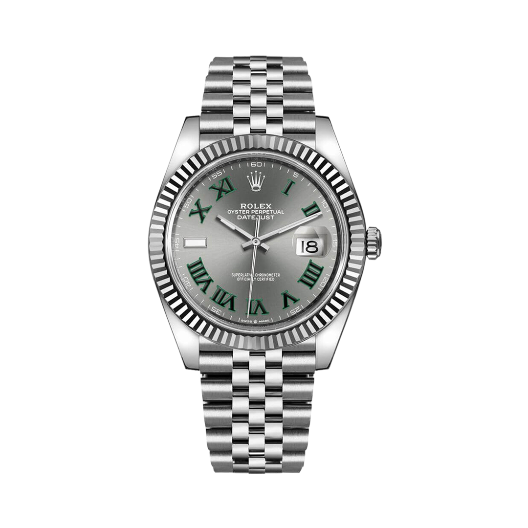 Vooraanzicht van een Rolex Datejust model 126334-0022, met een blauwe wijzerplaat, 18k witgouden geribbelde bezel, Oyster-stalen armband en datumweergave op 3 uur. Luxe herenhorloge, iconisch design.