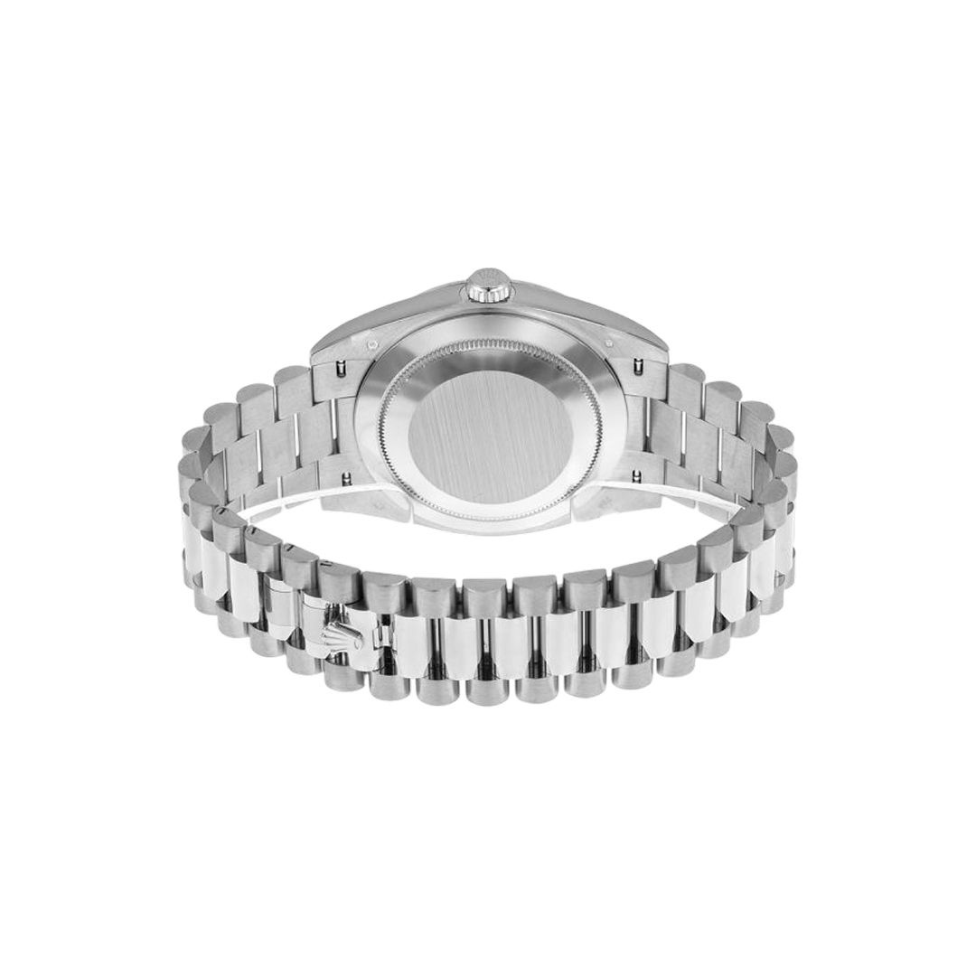 Achteraanzicht van een Rolex Day-Date 40, model 228236-0006, platina horloge met president-band, luxe herenhorloge, Zwitserse precisie.