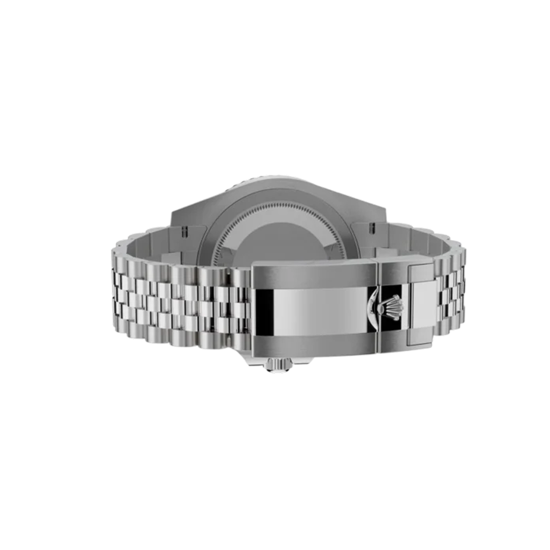 Achteraanzicht van een Rolex GMT-Master 126710GRNR-0003 horloge met Oystersteel armband, groene en zwarte bezel, en iconisch ontwerp.